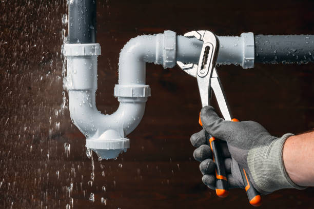 Professional Emergency Plumber technician working in Elm Grove, WI